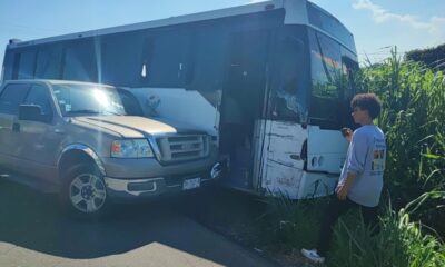 Colisión entre camión de pasaje y camioneta en Las Matas moviliza a cuerpos de emergencia