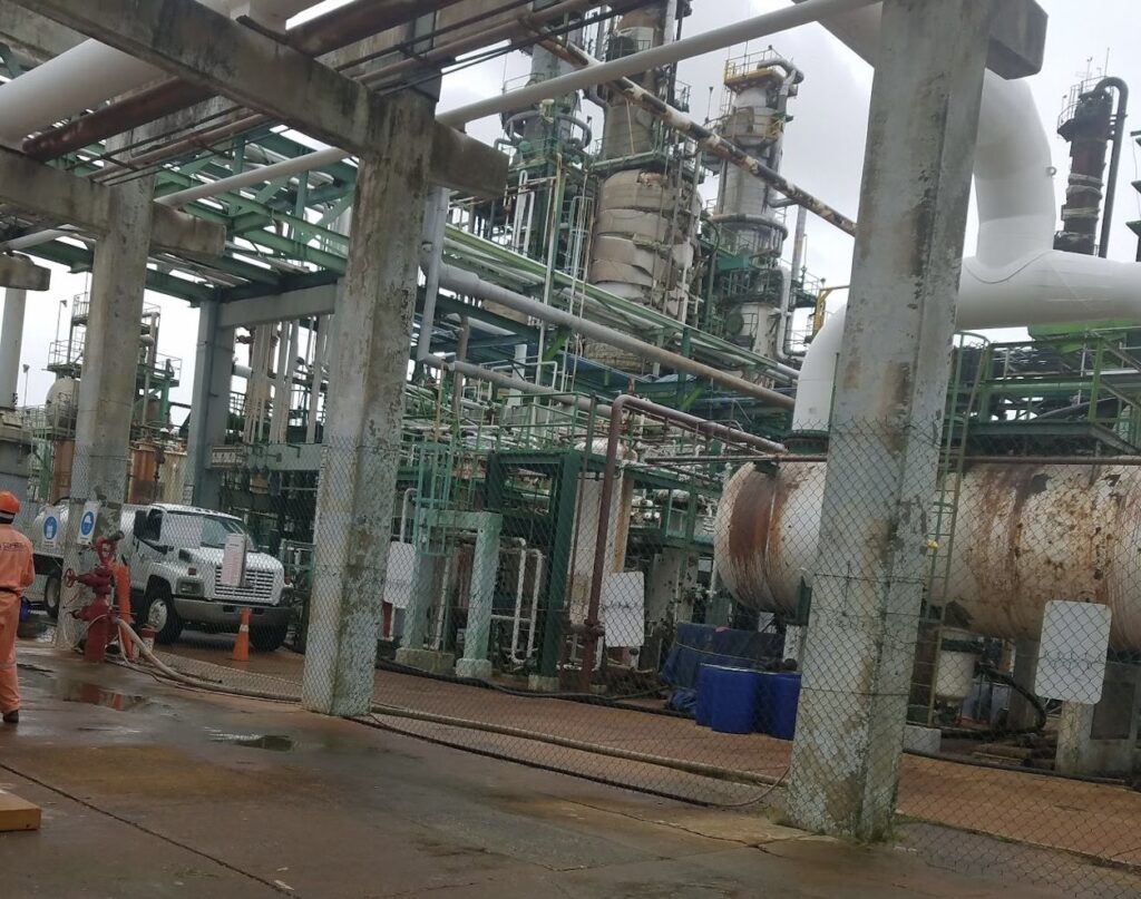 Localizan cu3rp0 en estado de d3sc0mp0s¡c!ón en el complejo petroquímico «Pajaritos» en Coatzacoalcos