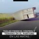 (+VIDEO) Tráiler pierde el control y termina en el pantano: aparatoso accid3nte en Las Matas