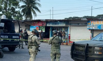 Bal3an a trabajador de “Tours Acosta” en la terminal de Acayucan