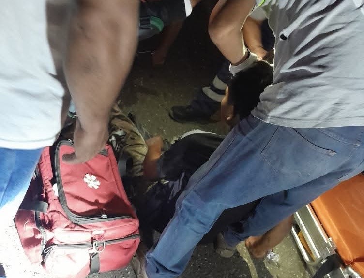 MU3R3 JOVEN MOTOCICLISTA EN JÁLTIPAN.