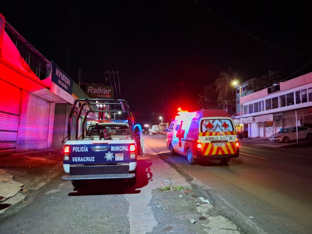 Riña en Boulevard 5 de Febrero en San Andrés Tuxtla deja a un hombre inconsciente