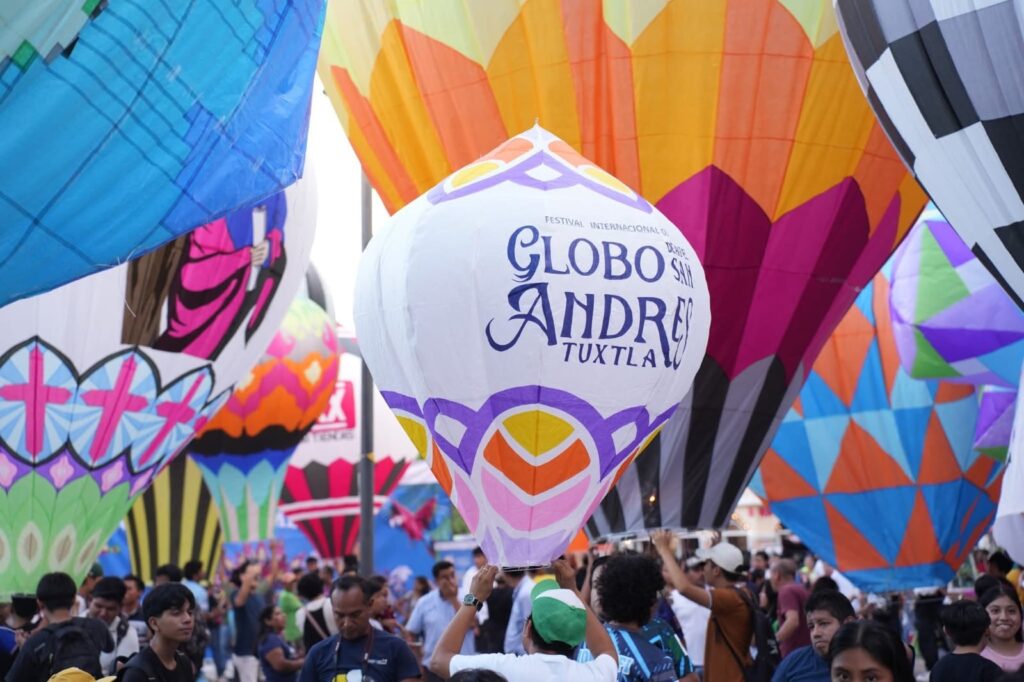 2da exhibición de globos del Festival internacional del Globo de Papel 2025 San Andrés Tuxtla