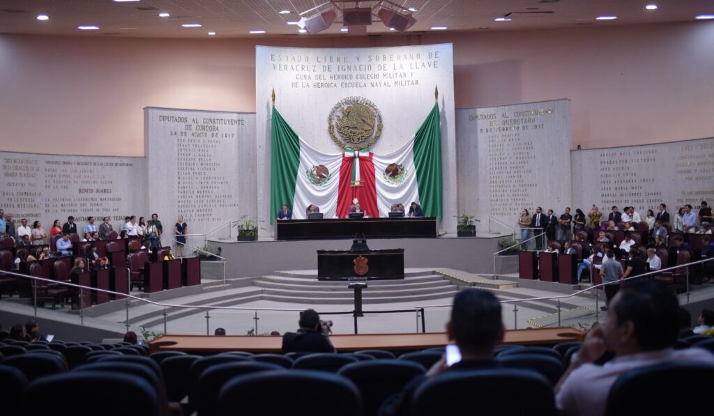 *Avala Congreso que recursos de tiendas escolares sean destinados a planteles*