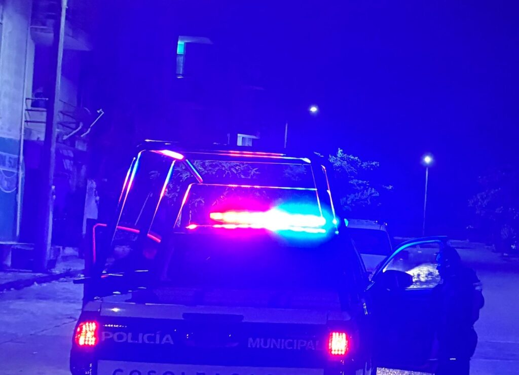 Ej3cut4n a hombre en la carretera Oteapan–Chinameca; permanece sin identificar