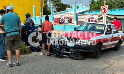 (+VIDEO) Motociclista l3sion4do tras ch0que con taxi en la colonia El Palmar