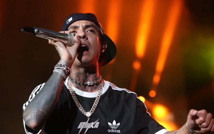 Polémica en Baja Beach Fest por presunto altercado entre Natanael Cano y su DJ en pleno concierto