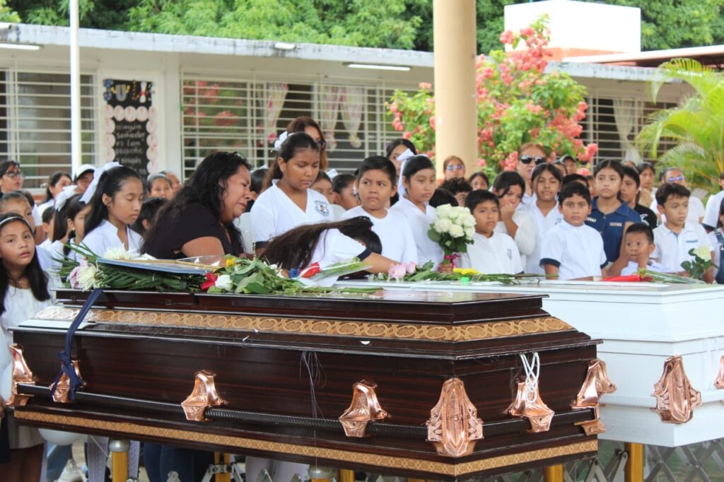 🕊️🖤Última morada de los pequeños Durán Salazar y su madre en San Andrés Tuxtla🕊️🖤