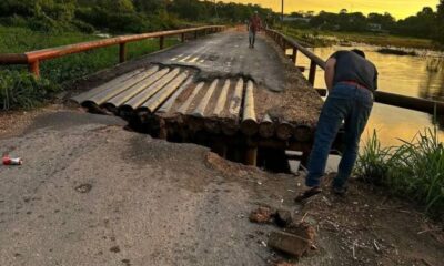 PRECAUCIÓN: DESLAVE DEJA INCOMUNICADAS A COMUNIDADES EN TEXISTEPEC