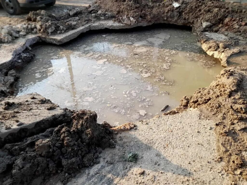 Vecinos de la colonia Insurgentes Norte exigen solución a obra inconclusa de agua potable