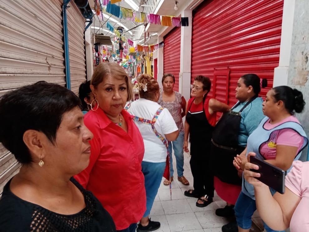 Locataria del mercado “5 de Febrero” denuncia intento de despojo por parte del Ayuntamiento