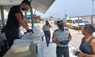 *En medio de críticas, regala la Guardia Nacional casi 300 kilogramos de tortilla en el malecón de Coatzacoalcos*