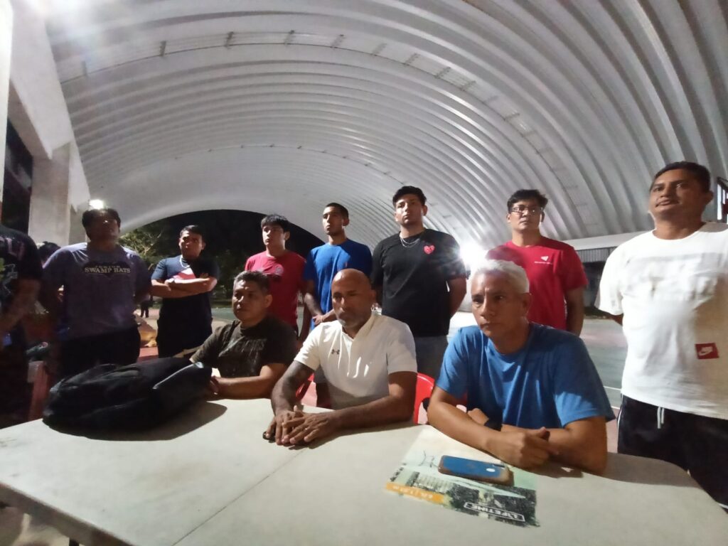 *Árbitros de basquetbol de Coatzacoalcos dejan de dar servicio arbitral, debido a que han sido agr3did0s y am3naz4d0s de mu3rte por jugadores durante los partidos*