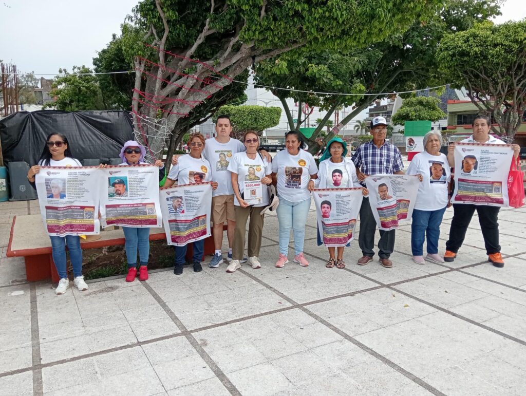 *Colectivo Solecito denuncia falta de empatía y apoyo de la Comisión Estatal de Búsqueda, les dan lonas insignificantes*