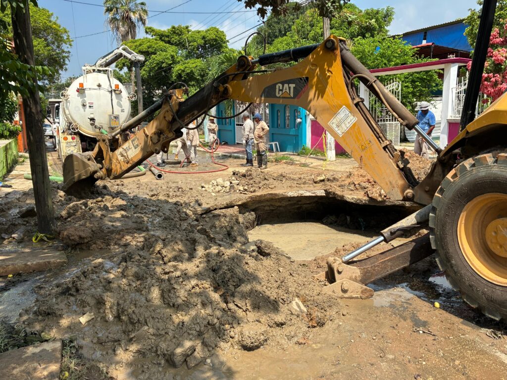 (+VIDEO) Obra eficiente y de calidad piden en la Insurgentes Norte ante presencia de socavones