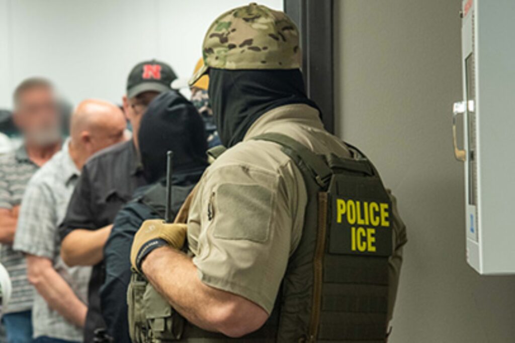 Agentes del ICE matan a mexicano en Chicago