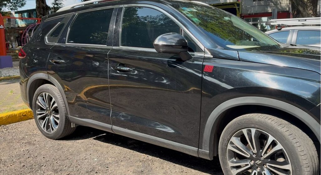 Clienta Inicia Acciones Legales contra Agencia Automotriz por Daño y Desfase de 30 km en Camioneta