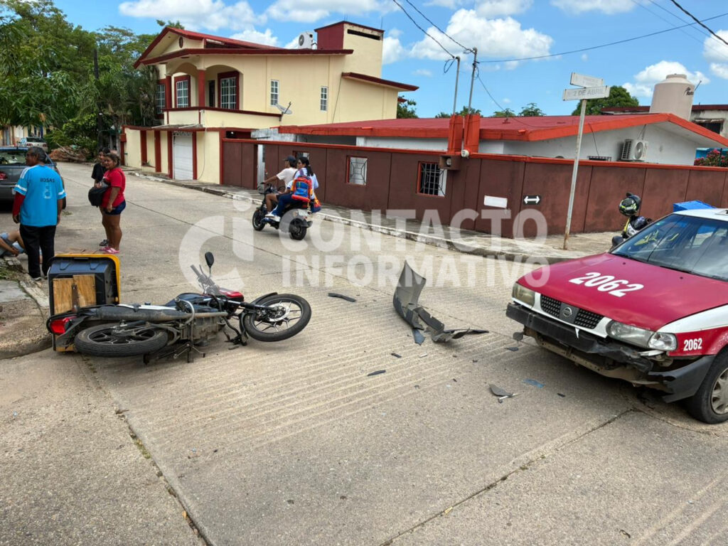 Repartidor lesionado por choque en la colonia Santa Clara