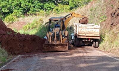*Se registraron deslaves y derrumbes en la zona serrana al sur de Veracruz, el camino a Tatahuicapan y Mecayapan se vio afectado varias horas*