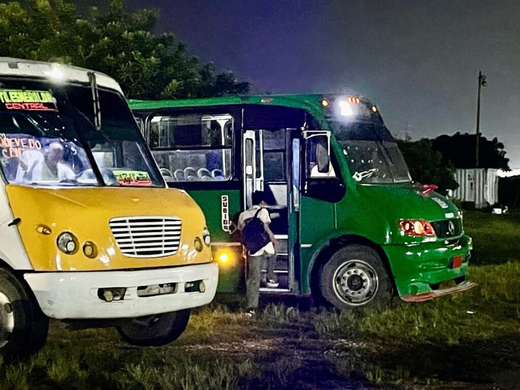 *Chofer de transporte nocturno del Itesco es señalado de subir a personas que no son estudiantes del tecnológico de Coatzacoalcos*