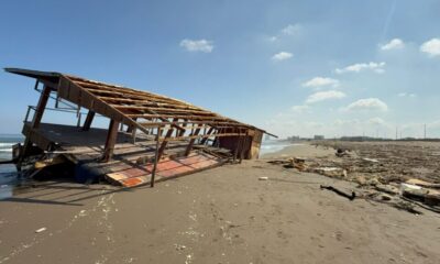 *Avanza desmantelamiento del restaurante flotante de Tuxpan que encalló en Coatzacoalcos. Frente frío 11 lo golpearía este miércoles*