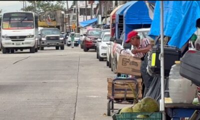 (+VIDEO) Constantes apagones golpean al comercio en el Centro de Minatitlán