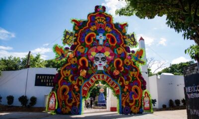 *Adornan pirámide del malecón y accesos de los panteones de Coatzacoalcos en el marco del día de muertos*