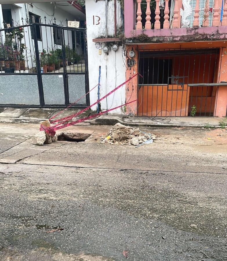Abandono Burocrático en Minatitlán: Un Cráter de Dos Meses Pone en Jaque a la colonia El Palmar