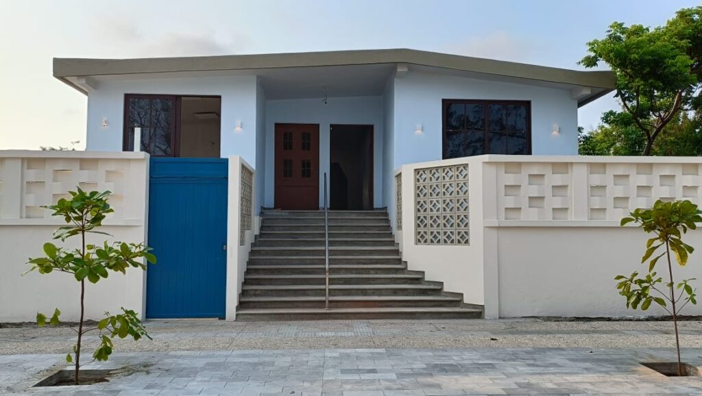 *Nuevos edificios municipales construidos en las casas abandonadas de Pemex durarán 50 años, alcalde anuncia que próximamente serán inaugurados*