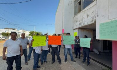 *Carteros de Coatzacoalcos denuncian congelamiento de plazas y falta de mantenimiento en motocicletas, tienen que poner de su quincena para la gasolina y repararlas*