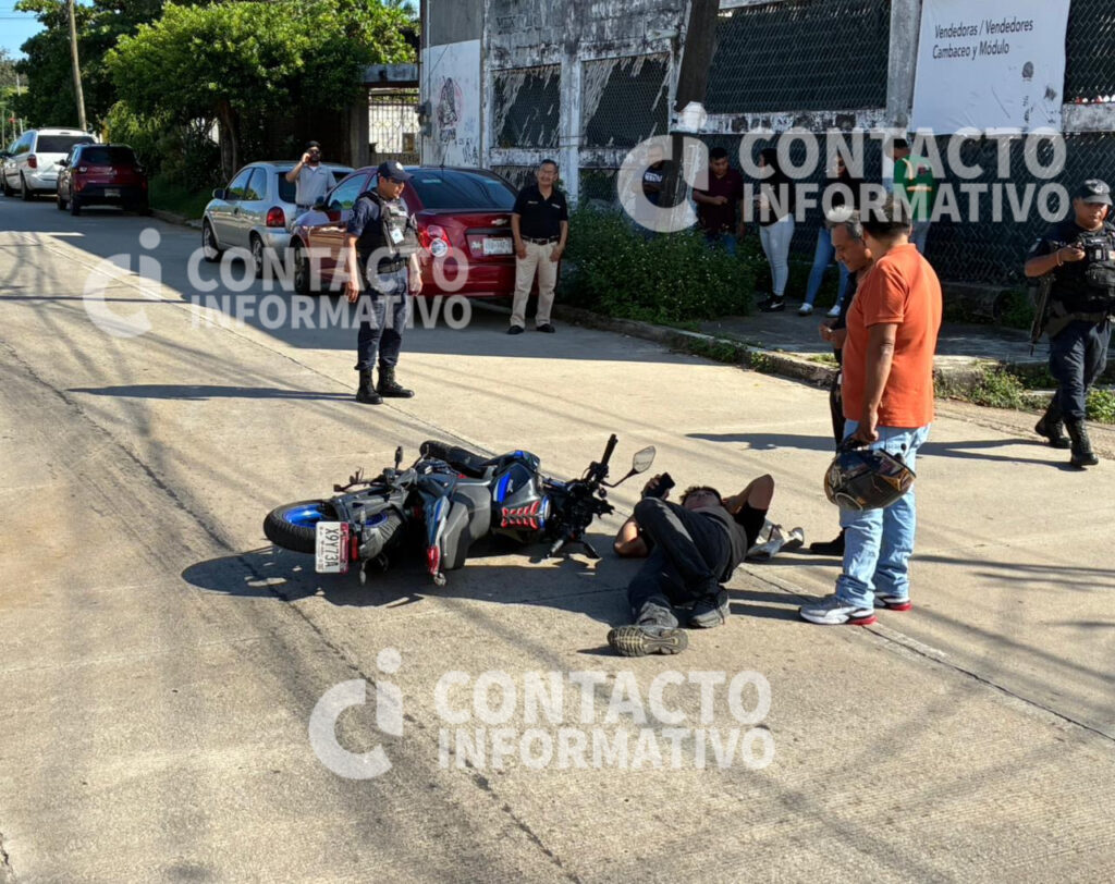Accidente vial evidencia falta de ambulancias en Minatitlán; en taxi trasladan a herido