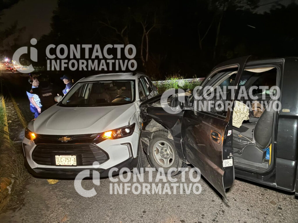 Familia oaxaqueña termina hospitalizada tras choque en puente de Reyes Aztecas, en Minatitlán, Ver.