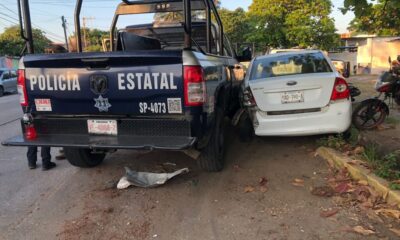 *Patrulla de la policía estatal se estrelló contra autos estacionados en Transístmica de Coatzacoalcos*