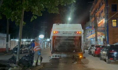 *En medio de la crisis de recolección de basura, restaurantes del malecón ribereño de Coatzacoalcos sacan sus residuos al camellón central, ahí no hay ruta*