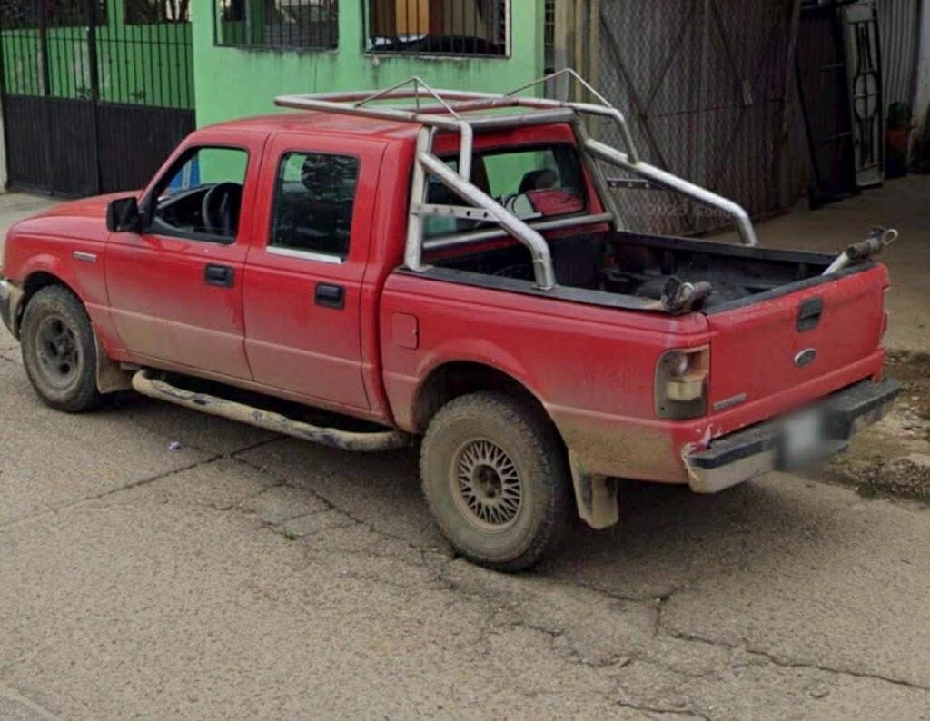 Se roban camioneta en la colonia Salinas de Gortari