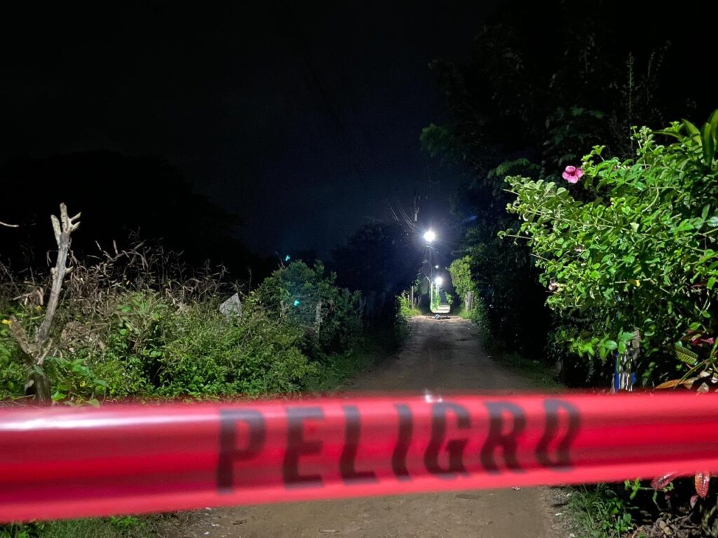 *Hallan sin vida a un joven en camino rural de Oluta; investigan las causas del deceso*