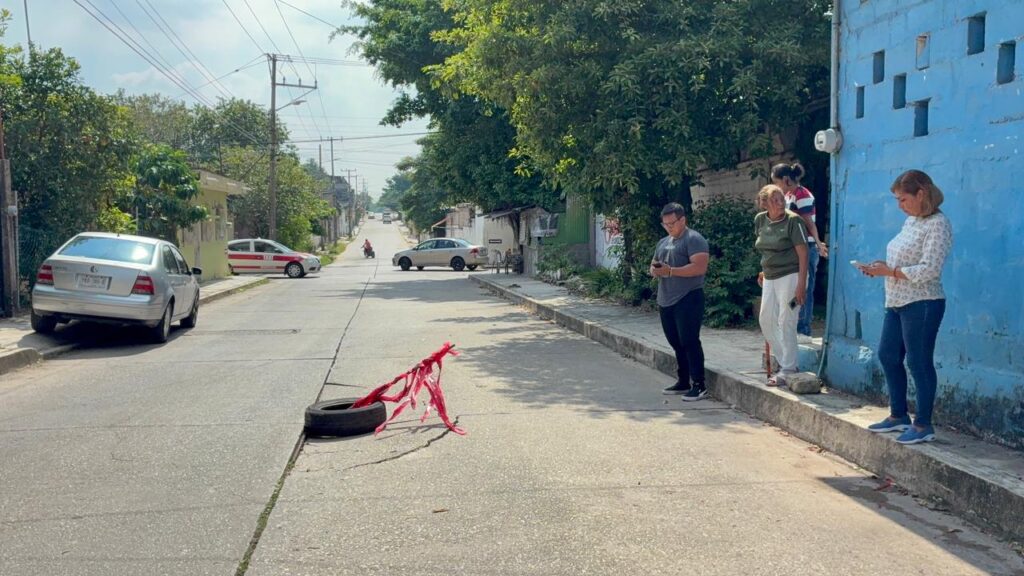 (+VIDEO) Otro socavón en la Buena Vista Sur; una vez más, vecinos hacen el llamado