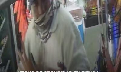 (+VIDEO) Sujeto asalta tienda abarrotera en la colonia Cuauhtémoc de Coatzacoalcos, ofrecen recompensa de 20 mil pesos por información*