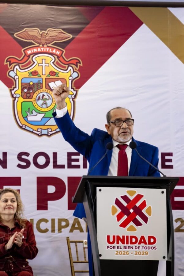 Guillermo Reyes Espronceda, rinde protesta como presidente municipal constitucional de Minatitlán, para el periodo 2026-2029