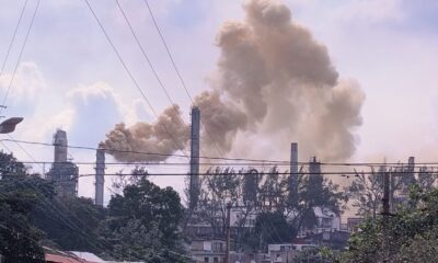 Fumarolas generan alarma en Minatitlán; Pemex guarda silencio