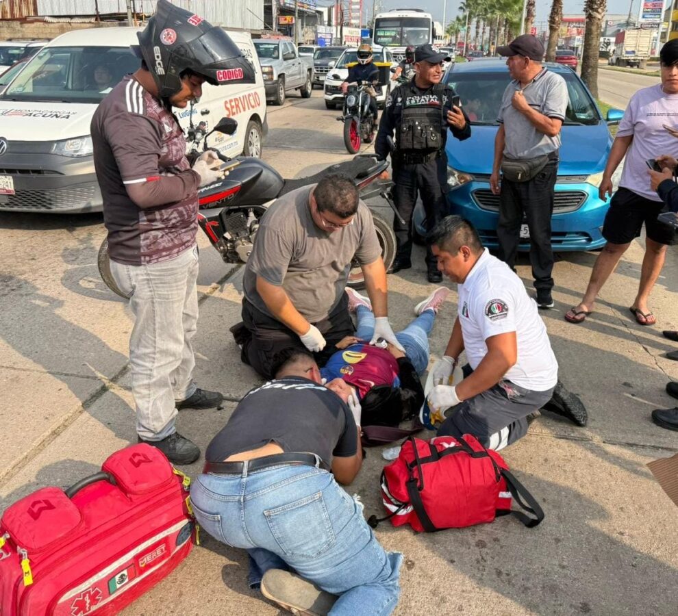 Grave accidente de motocicleta moviliza a cuerpos de auxilio en Minatitlán