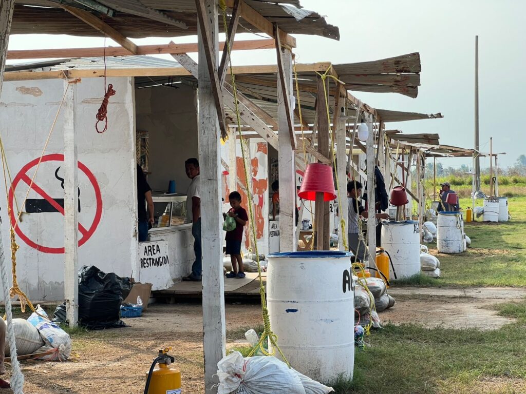 *El uso de pirotécnica es un riesgo para los menores de edad, insiste bombero de Coatzacoalcos*