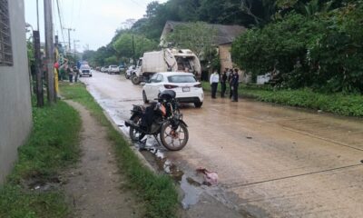 *Motociclista terminó con una pierna destrozada cuando chocó con camión recolector de basura de Coatzacoalcos*