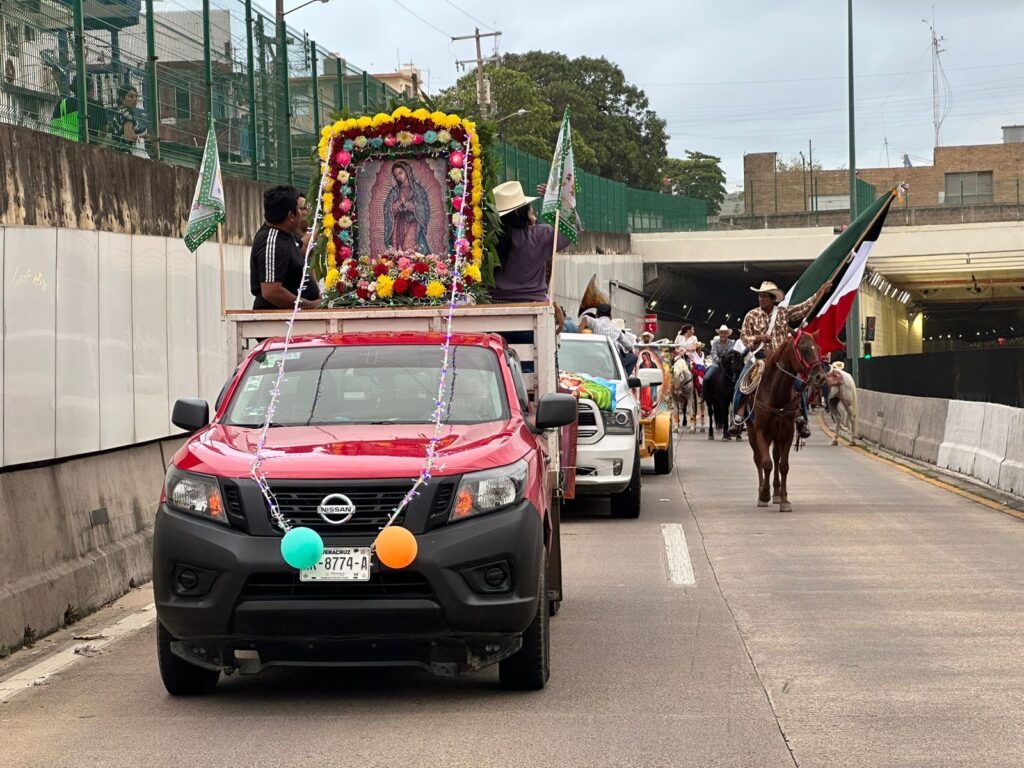 *El 11 de diciembre se celebrará la tradicional cabalgata en honor a la virgen de Guadalupe, los caballos y jinetes cruzarán por el túnel sumergido de Coatzacoalcos*