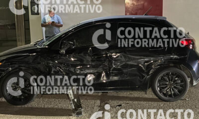 Conductor abandona camioneta tras provocar doble percance en la colonia Santa Clara