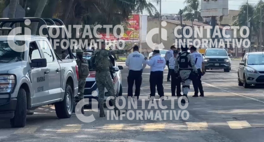 *Aplican operativo contra taxis irregulares en Coatzacoalcos, detuvieron la unidad 1130 con placas del Estado de México*