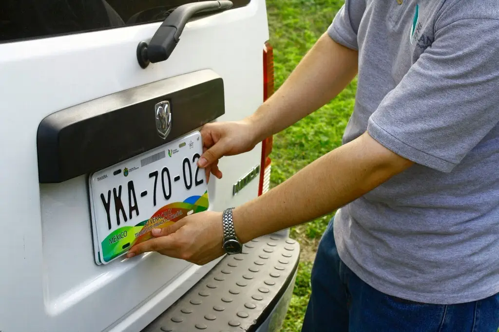 (+VIDEO)¿Qué automóviles se deberán reemplacar en 2026 en Veracruz?, esto informó el Gobierno.