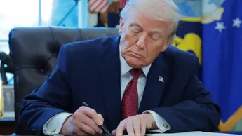 Trump firma orden ejecutiva para declarar al fentanilo como arma de destrucción masiva