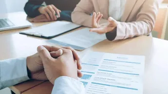 Alza al salario mínimo en la frontera amenaza con cierre de empresas y pérdida de empleos