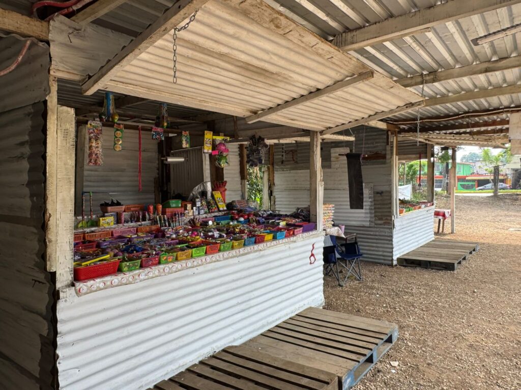 Pirotecnia formal de Minatitlán lanza alerta: competencia desleal e inseguridad por venta ilegal en la colonia Centro